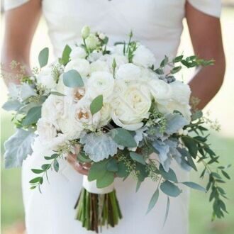 Bridal bouquet with ranunkulus