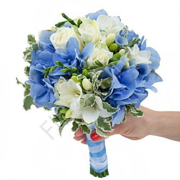 Deluxe package - Blue hydrangea bouquet