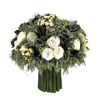 White bouquet of preserved flowers