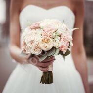 Bridal bouquet with roses of David Austin and dianthus