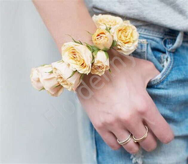 Spray rose bracelet